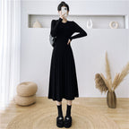 Evelyn | Elegant Pleated Knit Maxi Dress